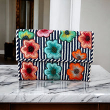 Load image into Gallery viewer, Flowers 🌸 bag
