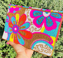 Load image into Gallery viewer, Clutch Floral
