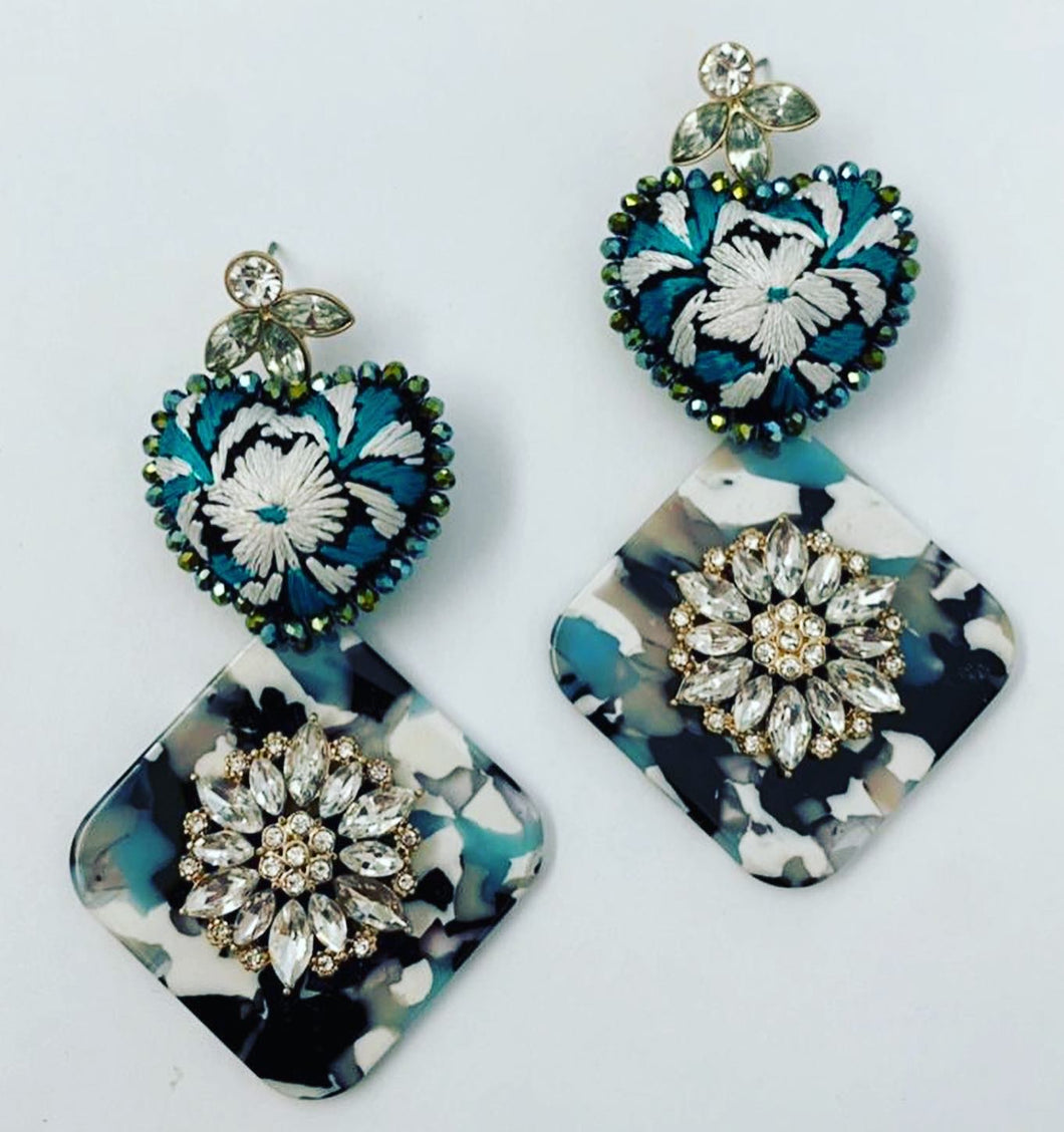Earring Blue with white